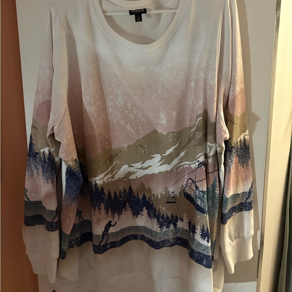 Patterned Sweatshirt with Mountain Design